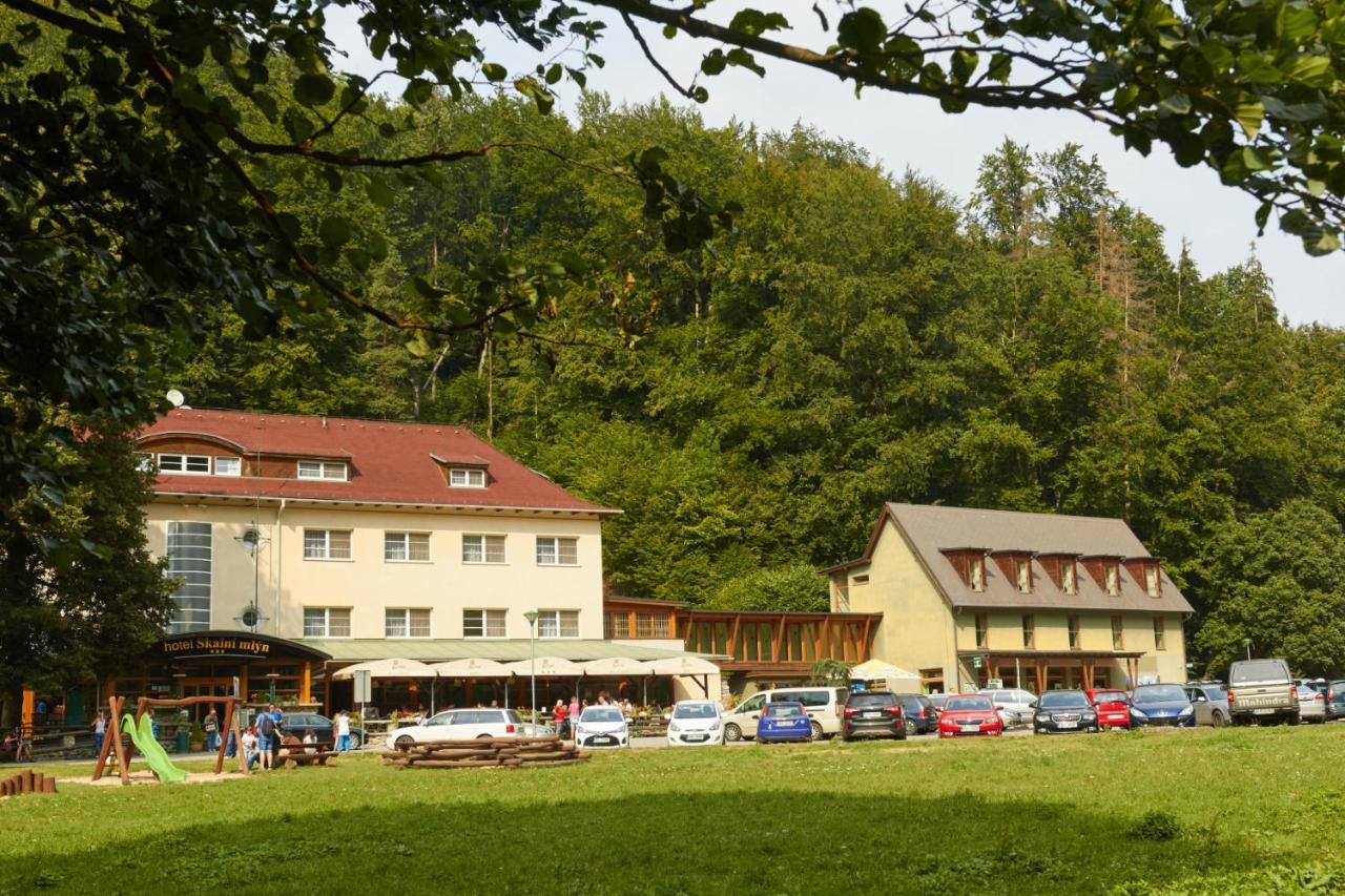 Hotel Skalni Mlyn Blansko Exterior photo