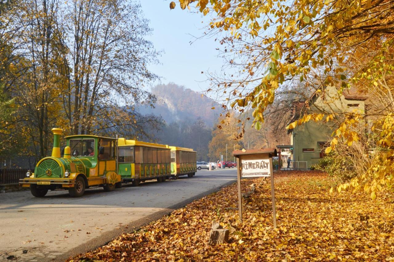 Hotel Skalni Mlyn Blansko Exterior photo